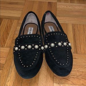 Steve Madden pearl and stud loafers. Size 6.5